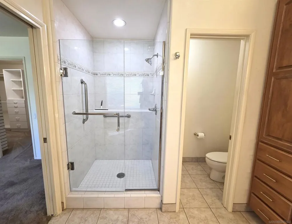 6264 Court San Diego, CA 92120