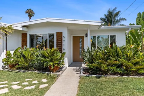 5716 Redwood