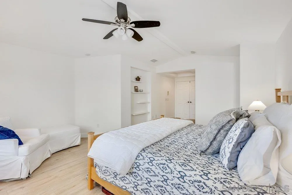 1317 Caminito Floreo La Jolla, CA 92037
