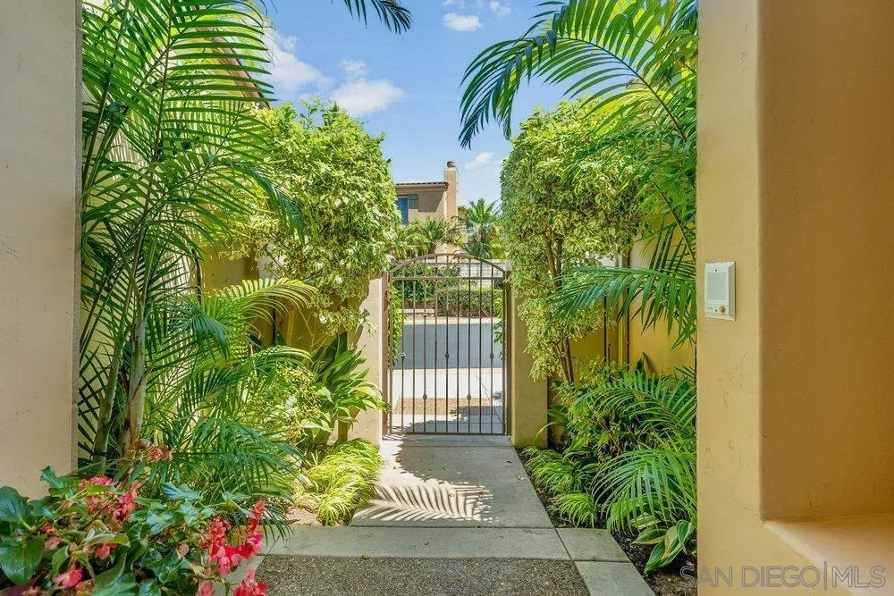 1317 Caminito Floreo La Jolla, CA 92037