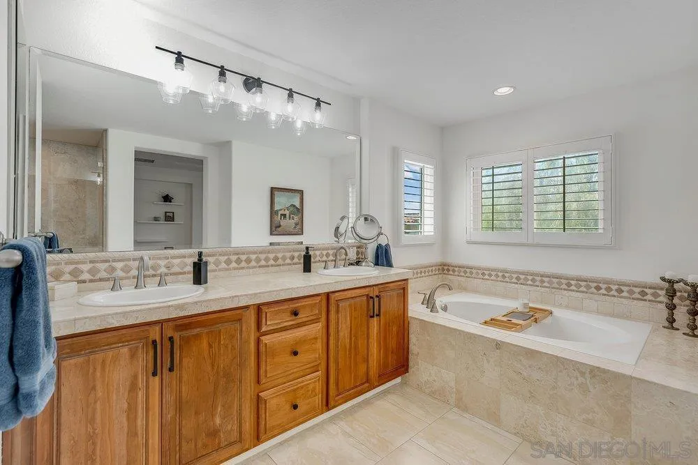 1317 Caminito Floreo La Jolla, CA 92037