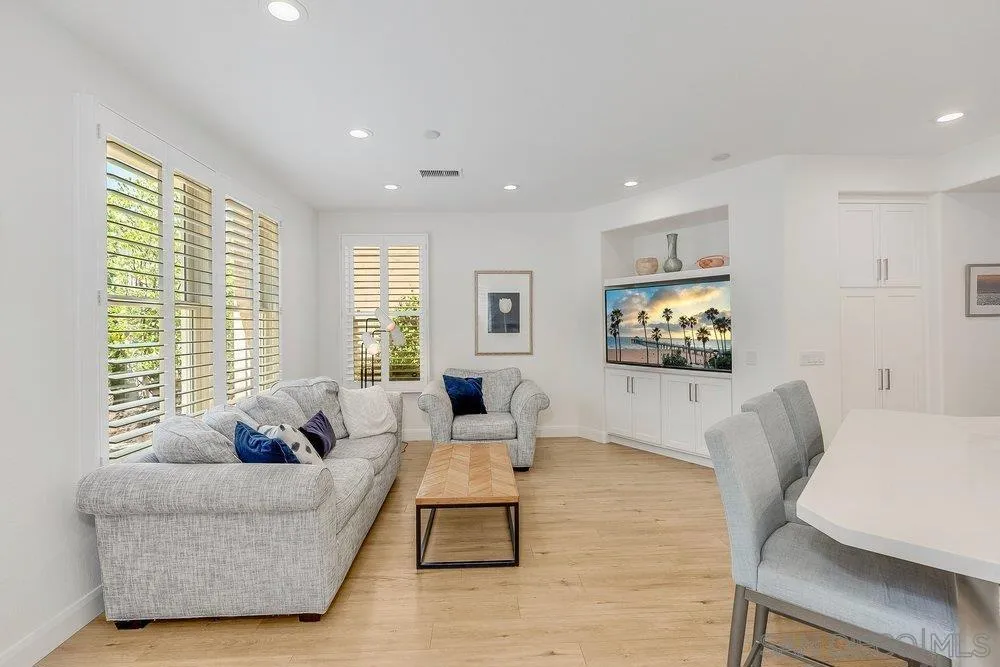 1317 Caminito Floreo La Jolla, CA 92037