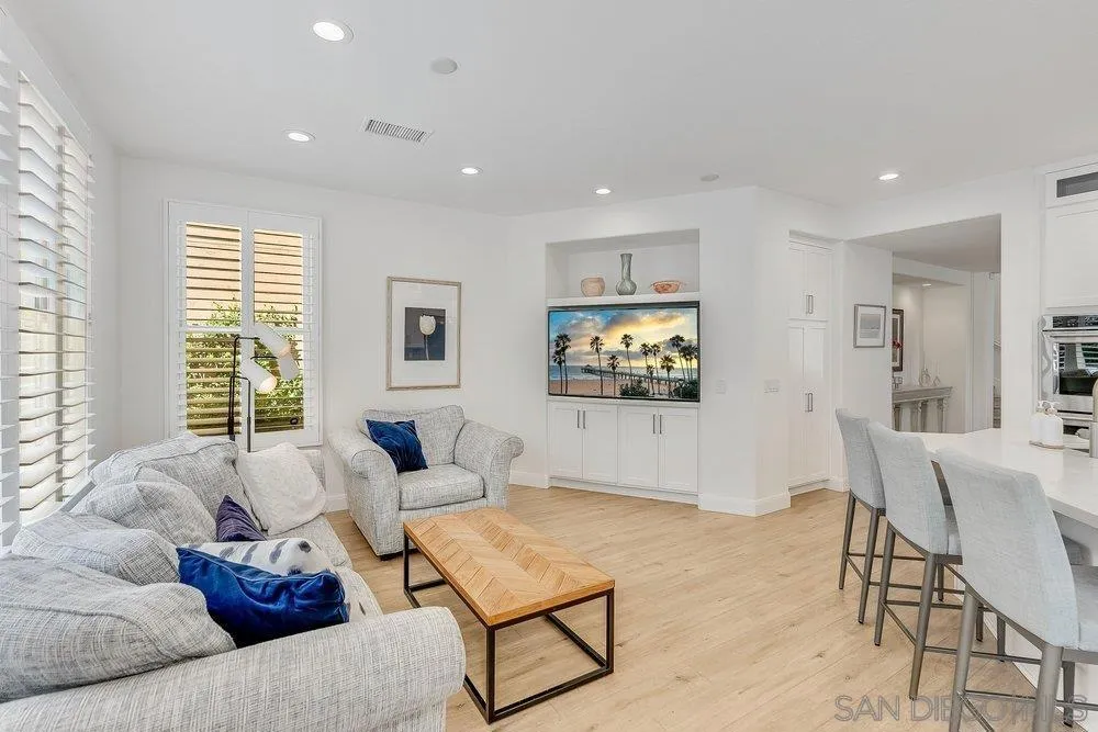 1317 Caminito Floreo La Jolla, CA 92037