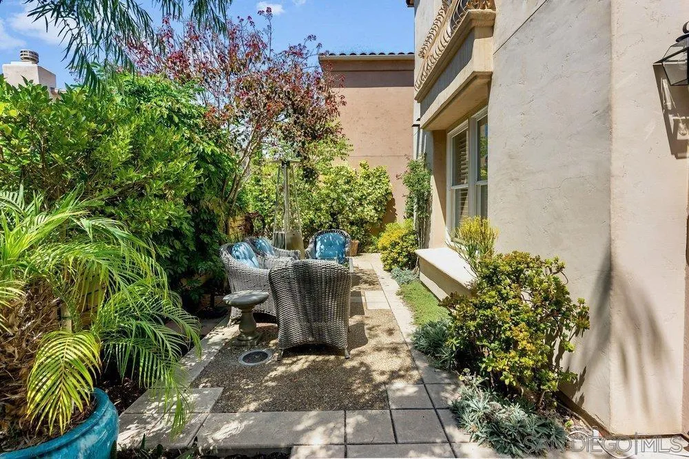1317 Caminito Floreo La Jolla, CA 92037