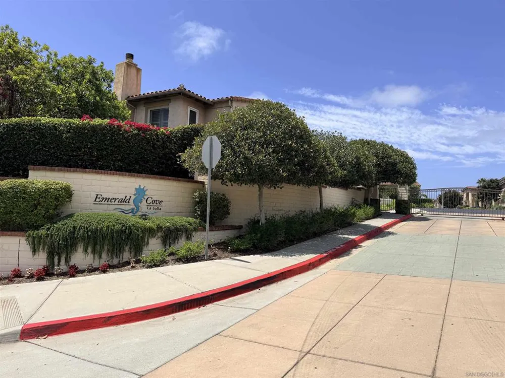 1317 Caminito Floreo La Jolla, CA 92037