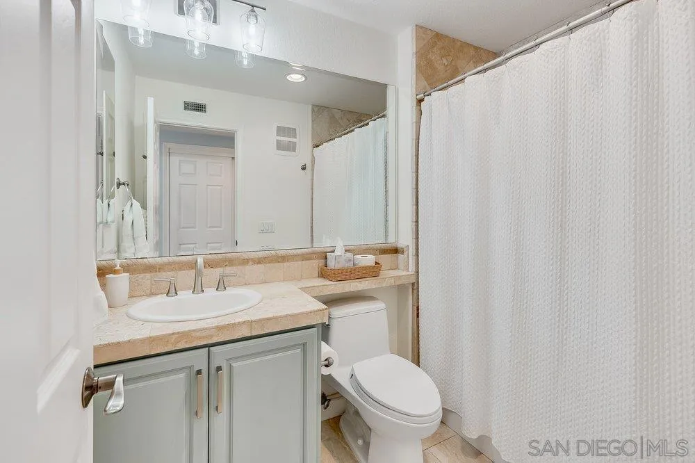 1317 Caminito Floreo La Jolla, CA 92037