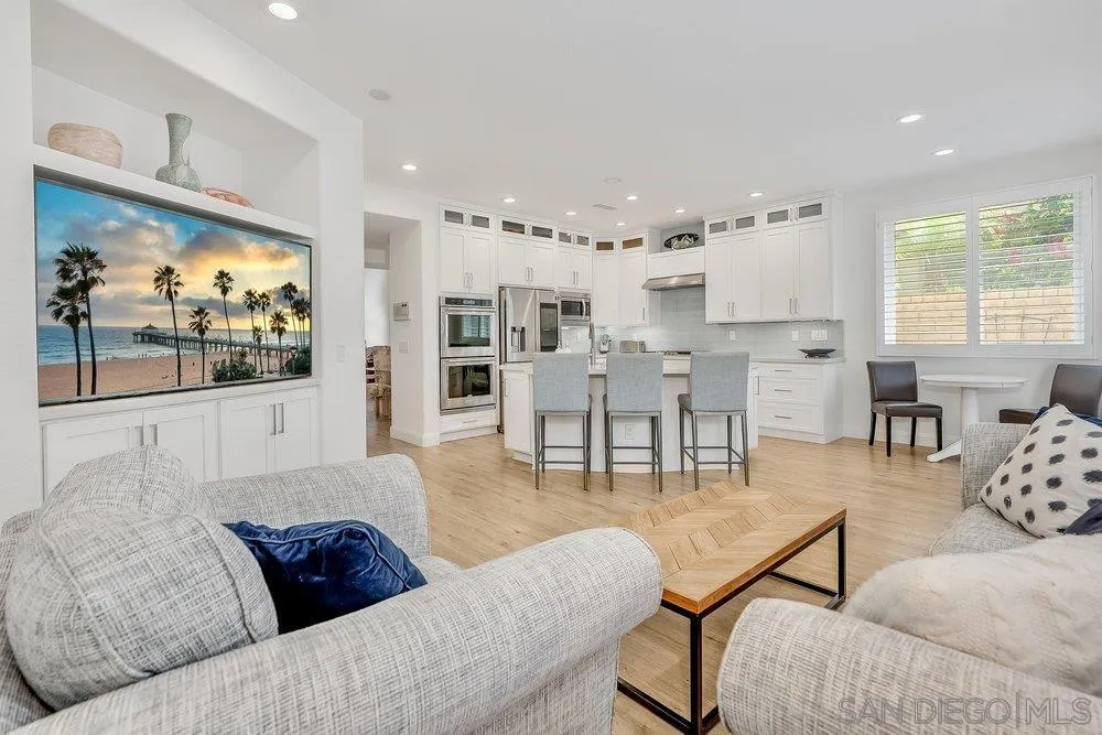 1317 Caminito Floreo La Jolla, CA 92037