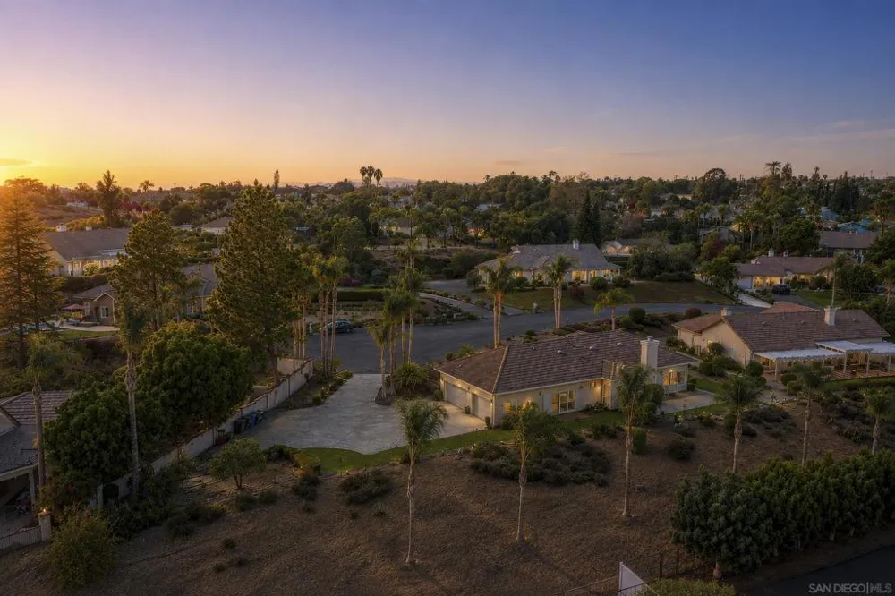 1221 Palomares Ct. Fallbrook, CA 92028