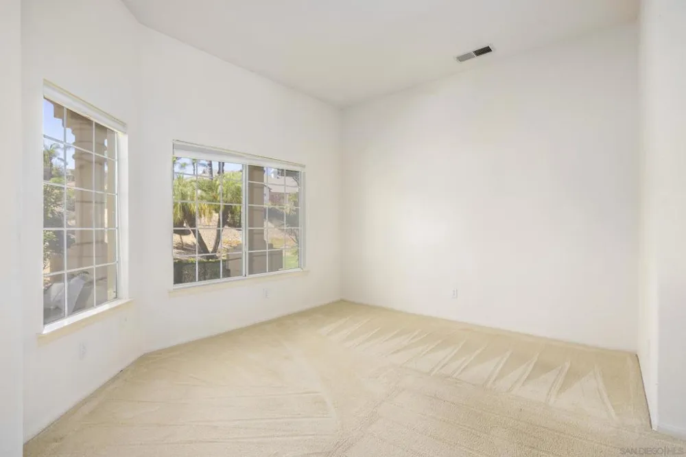 1221 Palomares Ct. Fallbrook, CA 92028