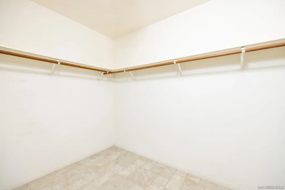 1221 Palomares Ct. Fallbrook, CA 92028