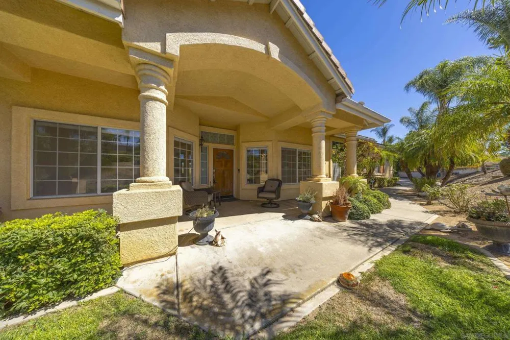 1221 Palomares Ct. Fallbrook, CA 92028