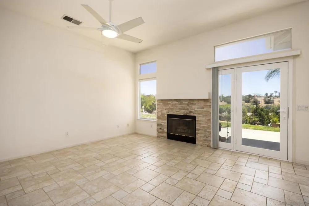 1221 Palomares Ct. Fallbrook, CA 92028