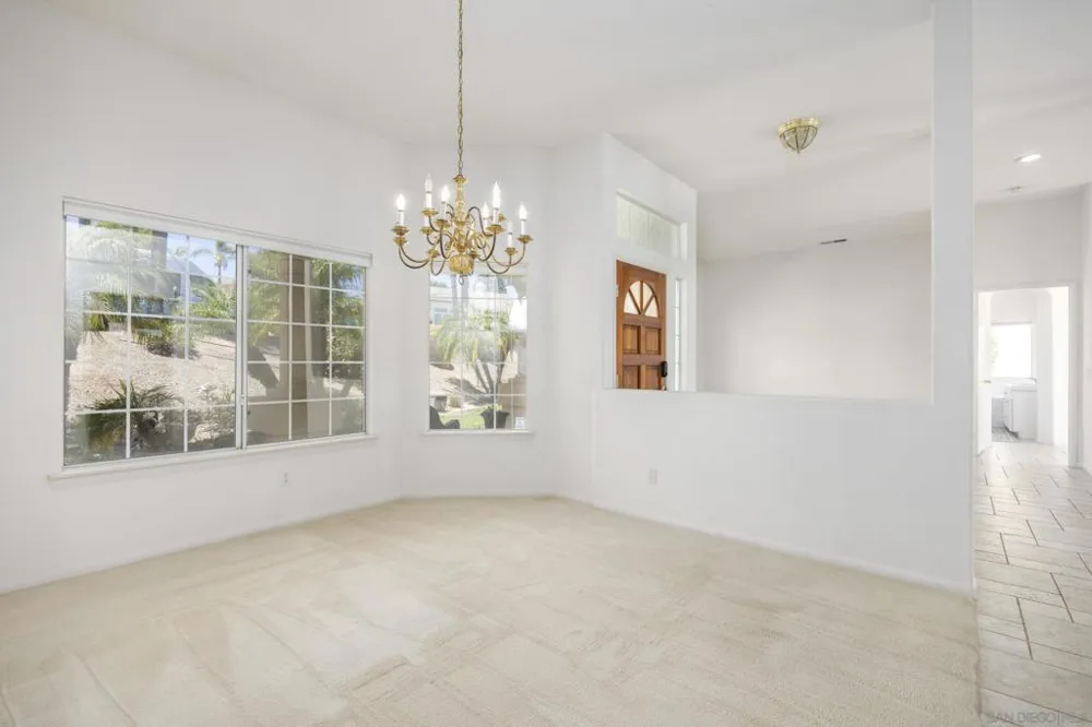 1221 Palomares Ct. Fallbrook, CA 92028