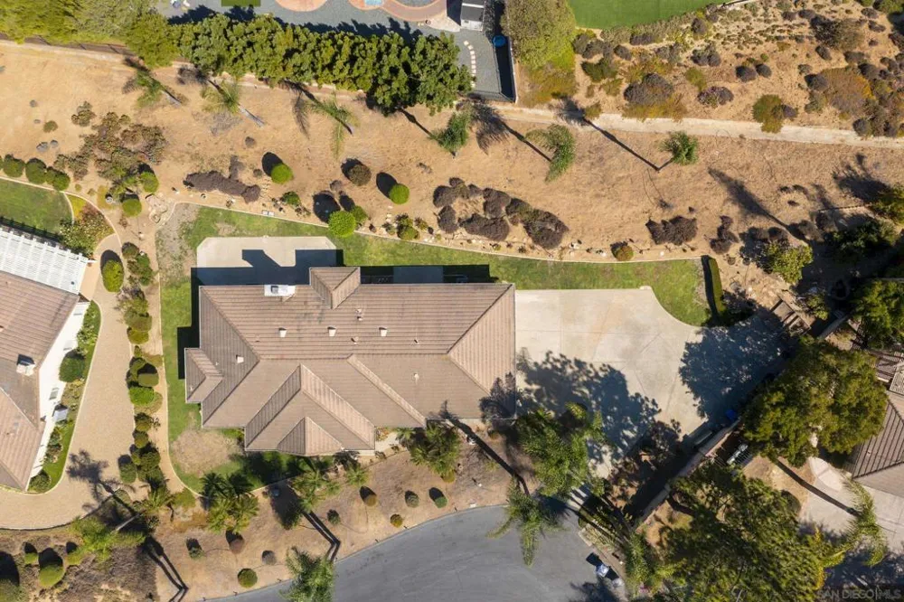 1221 Palomares Ct. Fallbrook, CA 92028