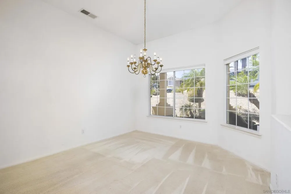 1221 Palomares Ct. Fallbrook, CA 92028