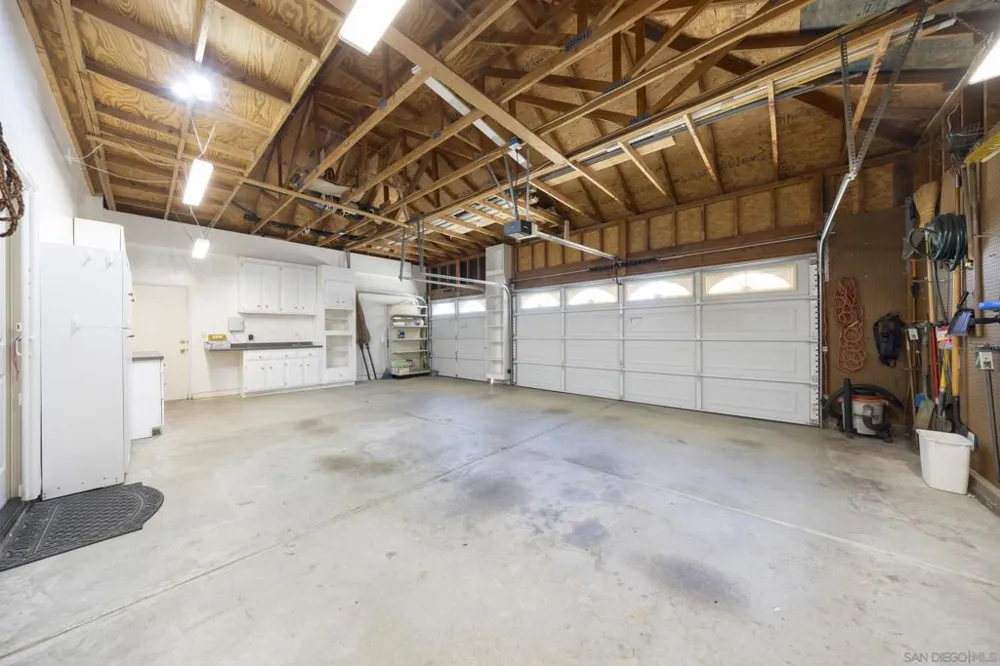 1221 Palomares Ct. Fallbrook, CA 92028