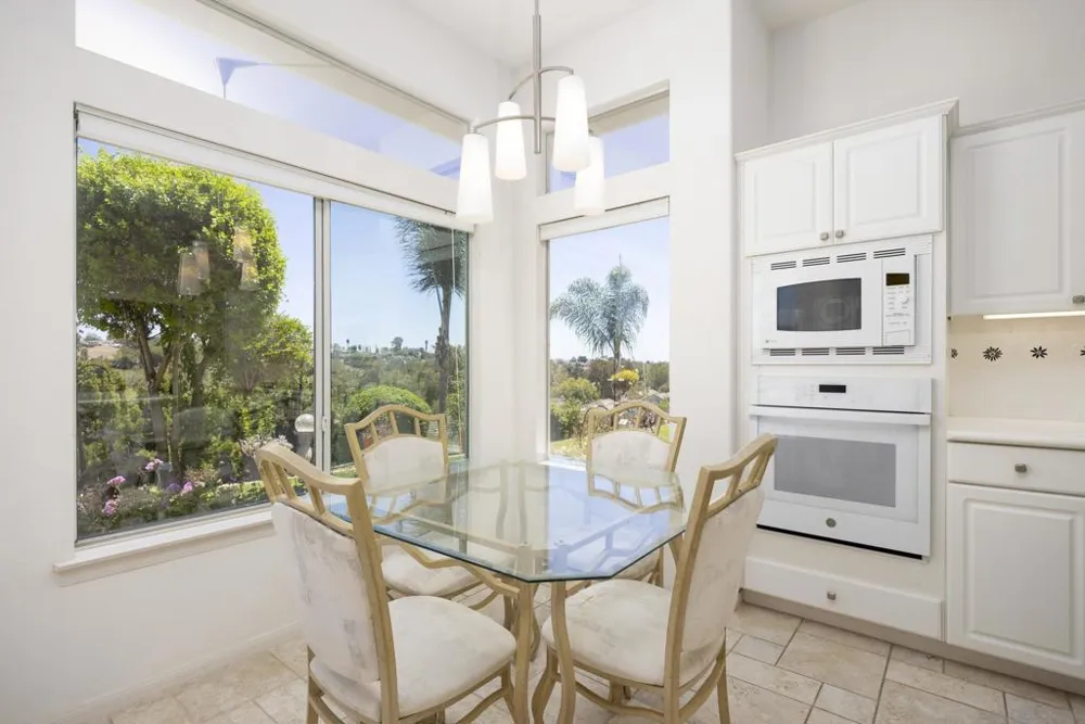 1221 Palomares Ct. Fallbrook, CA 92028