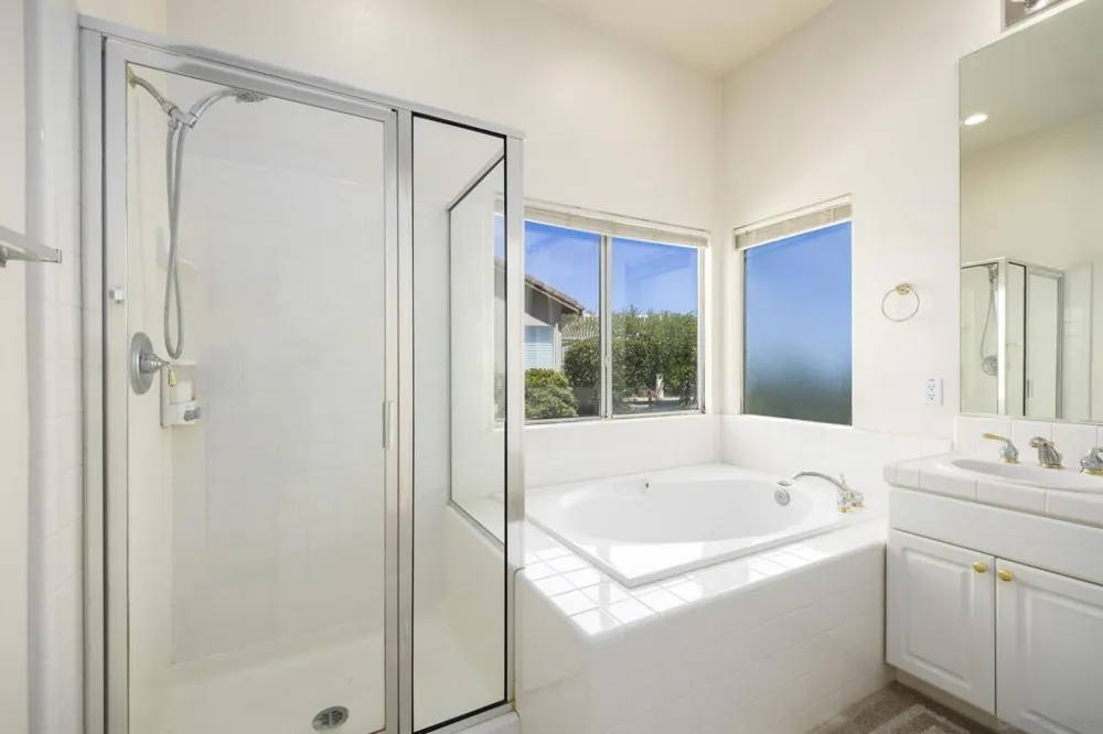 1221 Palomares Ct. Fallbrook, CA 92028