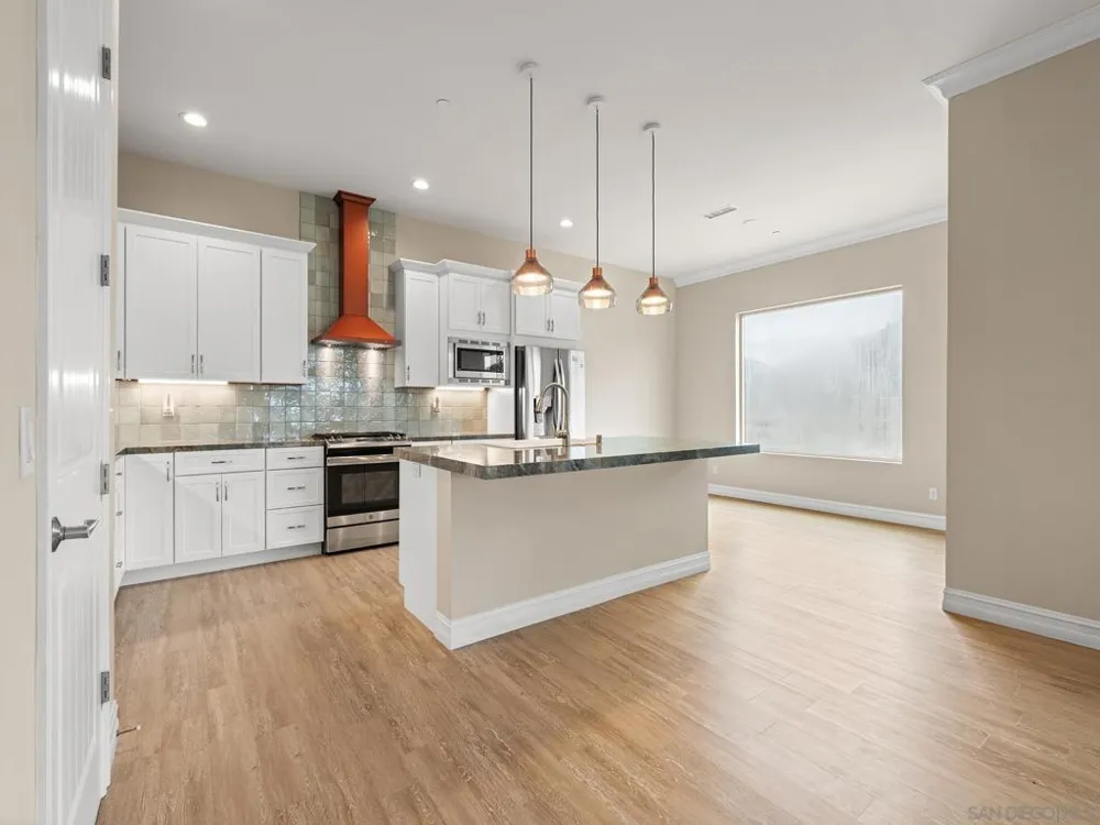10616 Via Tiglio Lakeside, CA 92040