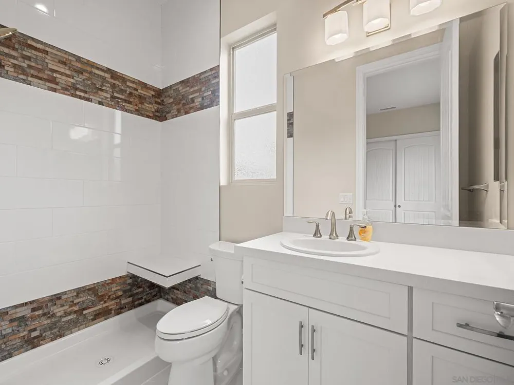 10616 Via Tiglio Lakeside, CA 92040