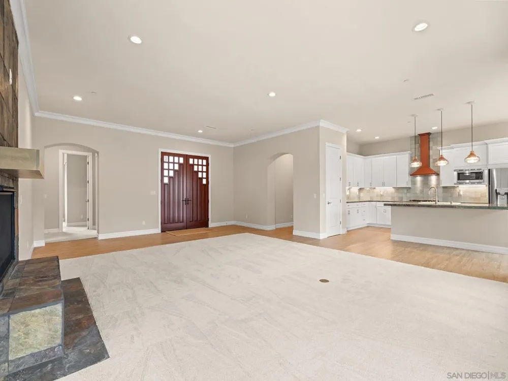 10616 Via Tiglio Lakeside, CA 92040