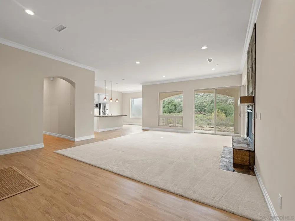 10616 Via Tiglio Lakeside, CA 92040