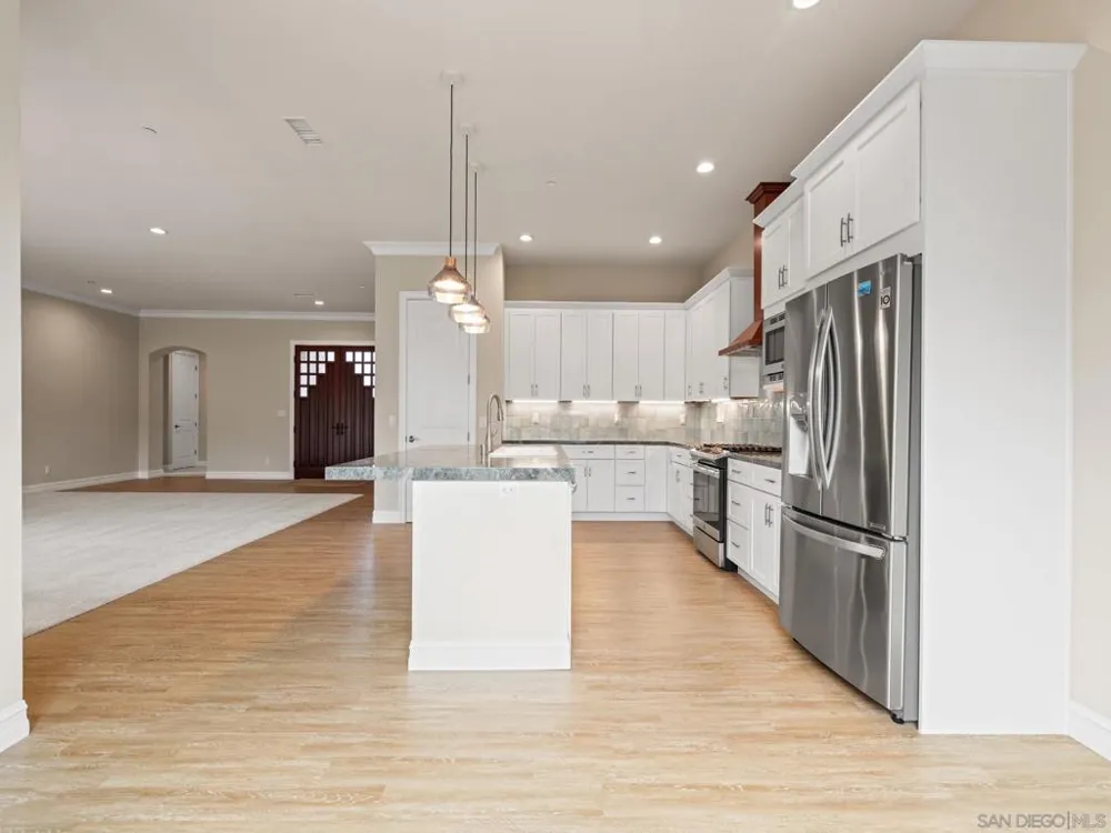 10616 Via Tiglio Lakeside, CA 92040