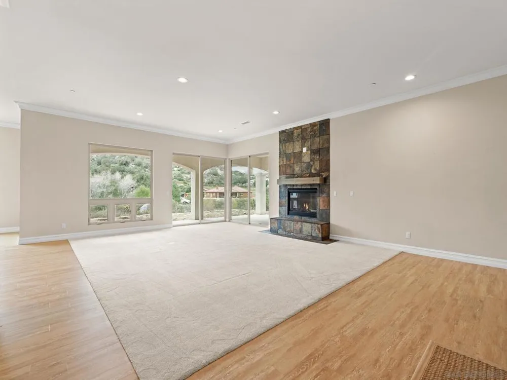 10616 Via Tiglio Lakeside, CA 92040