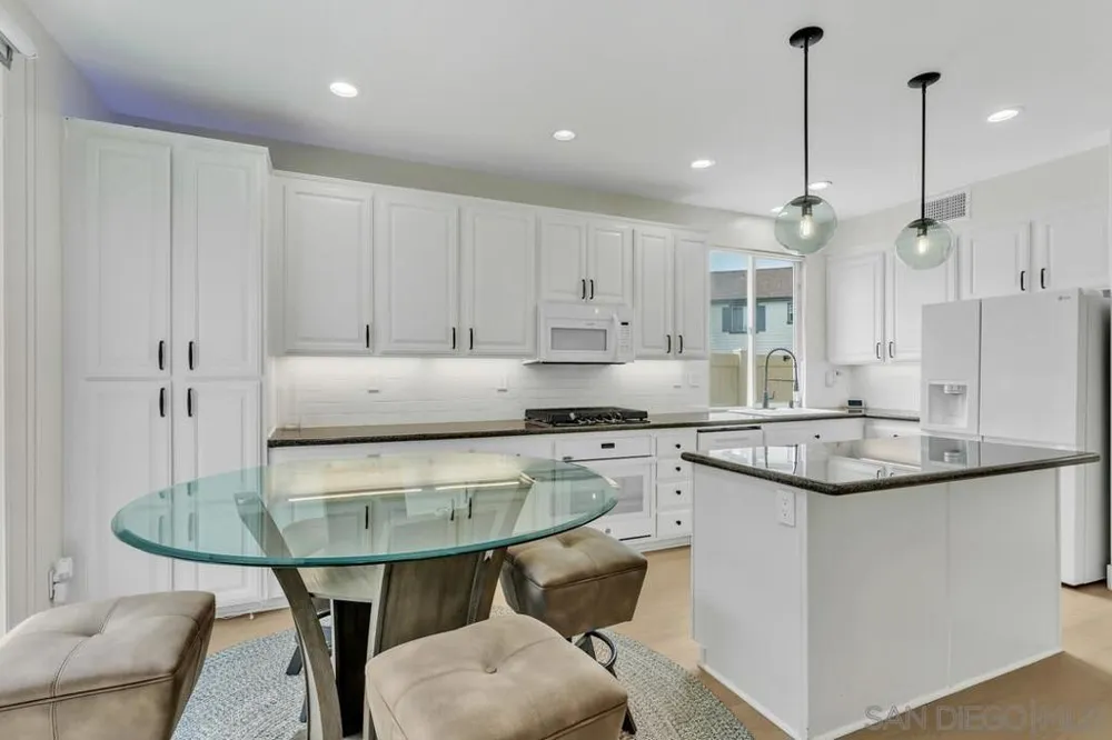 2950 W Canyon Ave San Diego, CA 92123