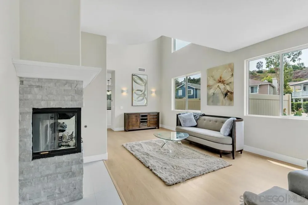 2950 W Canyon Ave San Diego, CA 92123