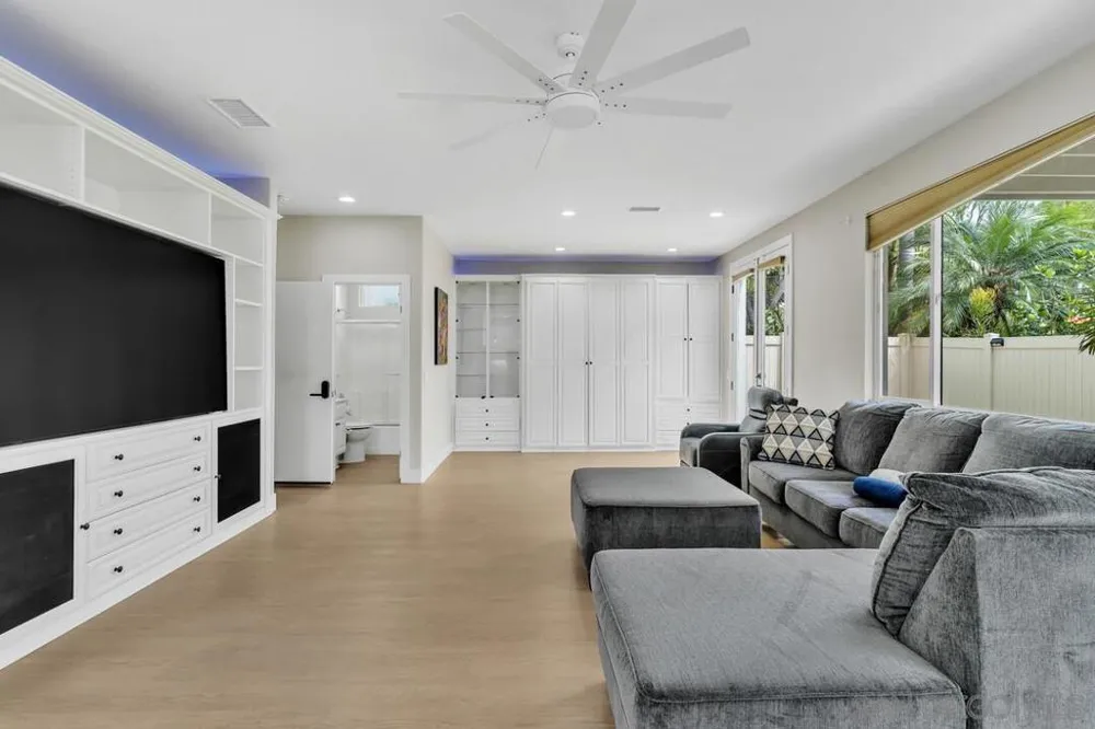 2950 W Canyon Ave San Diego, CA 92123