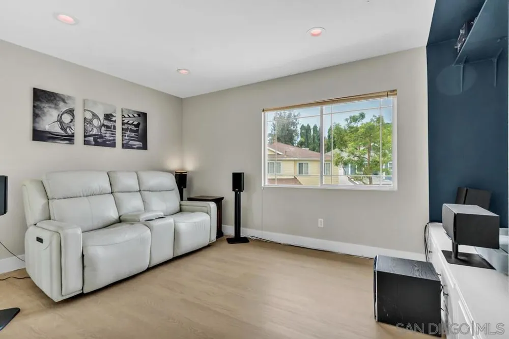 2950 W Canyon Ave San Diego, CA 92123