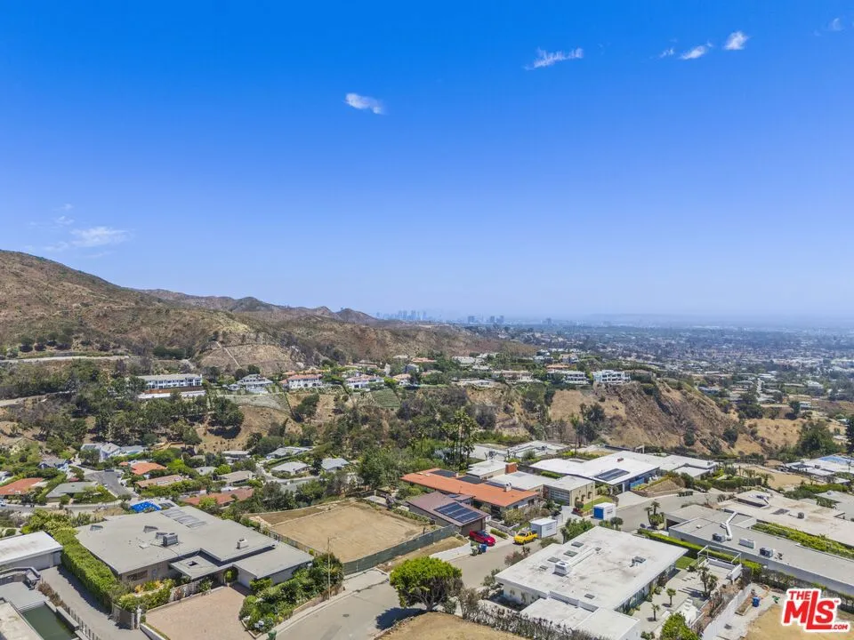 16647 Charmel Lane Pacific Palisades, CA 90272