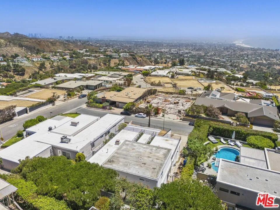 16647 Charmel Lane Pacific Palisades, CA 90272