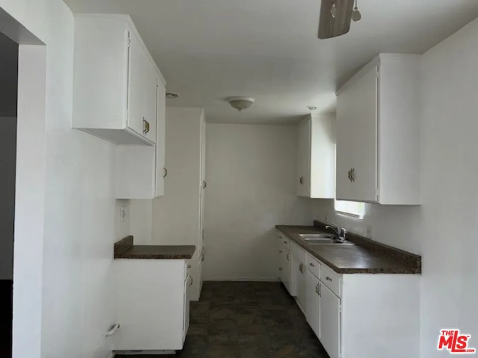 10702 Crenshaw Boulevard #5 Inglewood, CA 90303