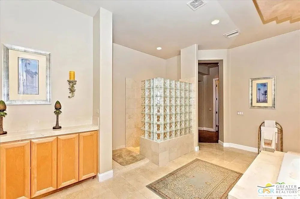 46 Vista Encantada Rancho Mirage, CA 92270