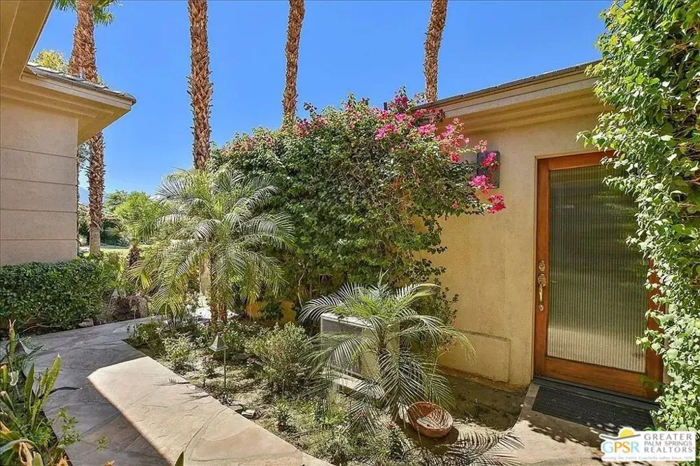 46 Vista Encantada Rancho Mirage, CA 92270