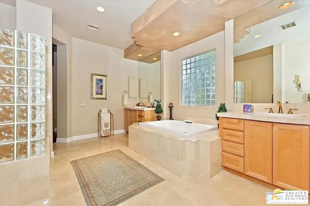 46 Vista Encantada Rancho Mirage, CA 92270