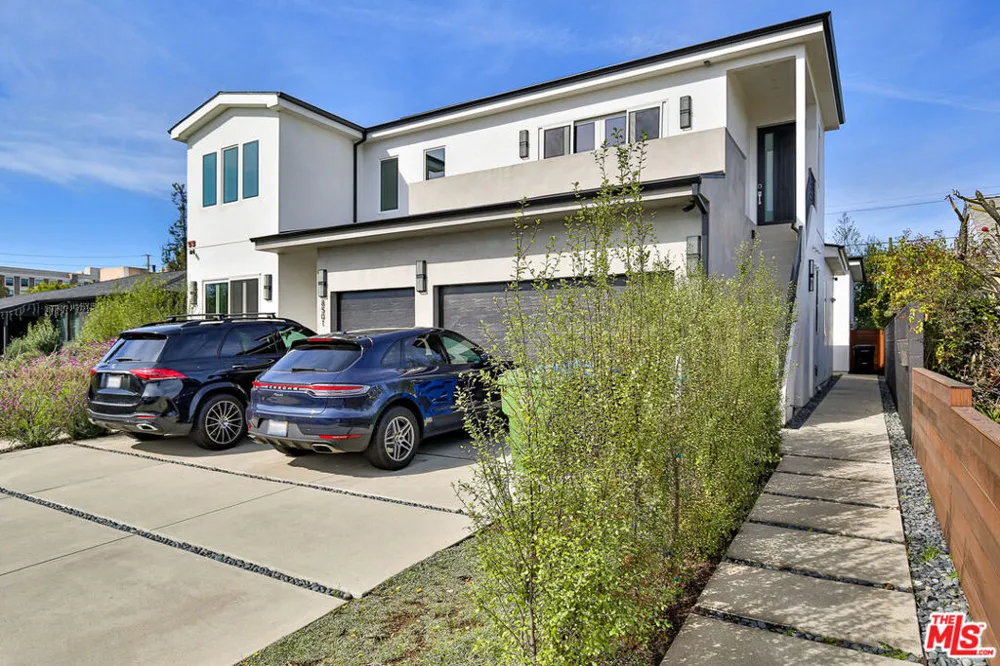 8505 Belford Avenue Los Angeles, CA 90045
