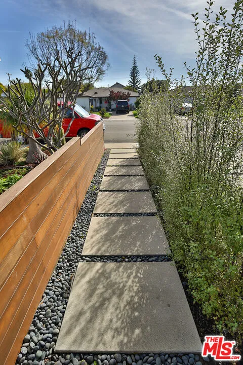 8505 Belford Avenue Los Angeles, CA 90045
