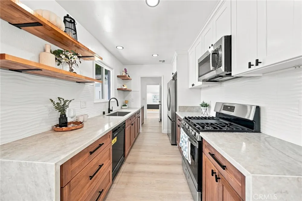 358 S Pampas Rialto, CA 92376