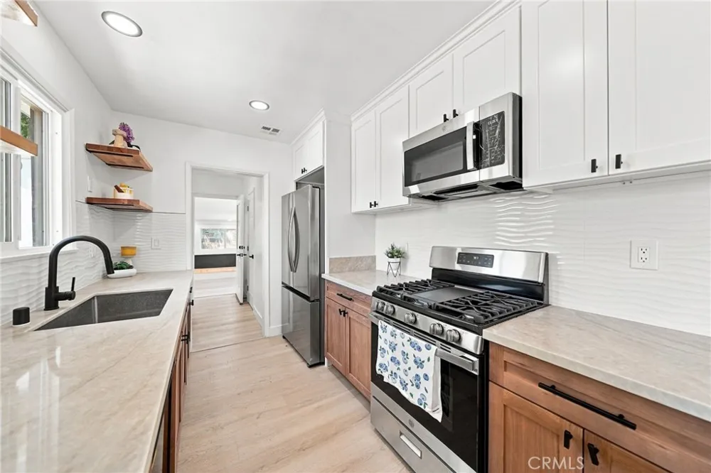 358 S Pampas Rialto, CA 92376