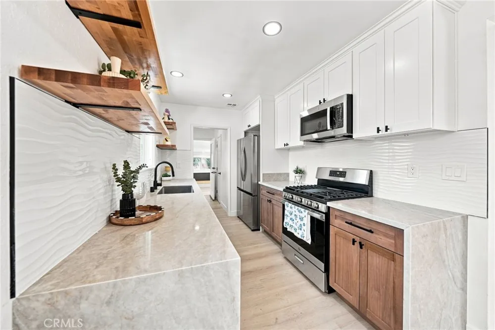 358 S Pampas Rialto, CA 92376