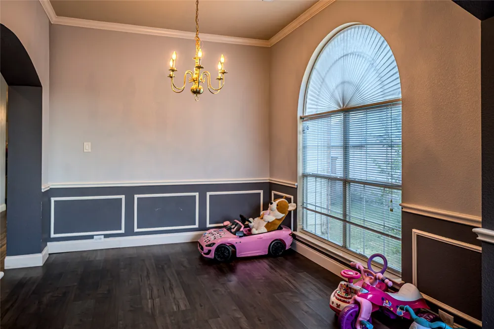 1532 Mill Creek Drive DeSoto, TX 75115