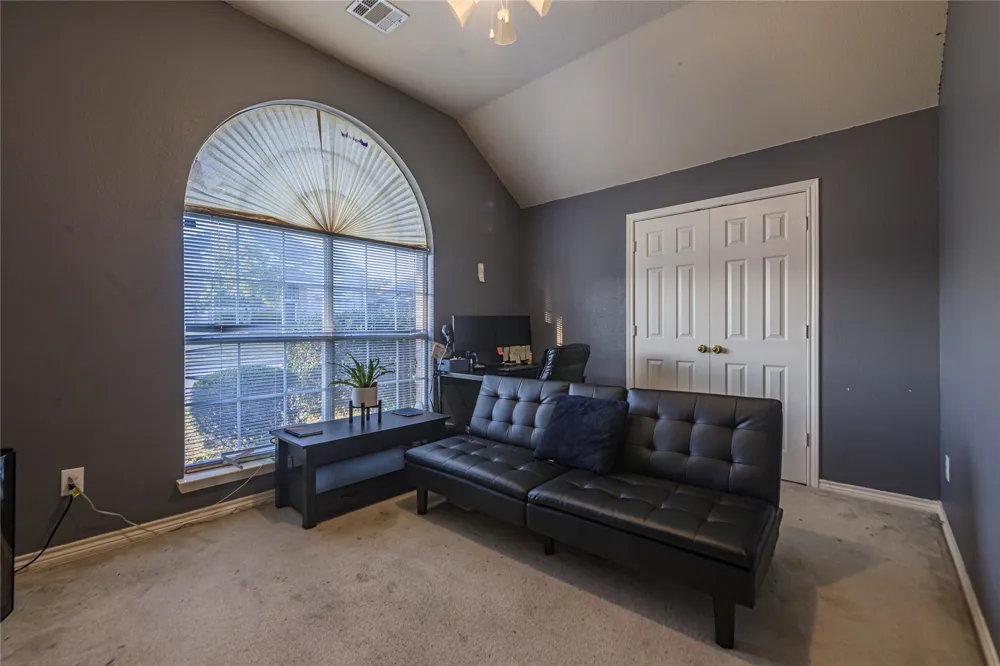 1532 Mill Creek Drive DeSoto, TX 75115