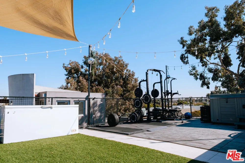 115 Park Place Venice, CA 90291