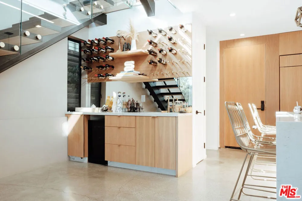 115 Park Place Venice, CA 90291
