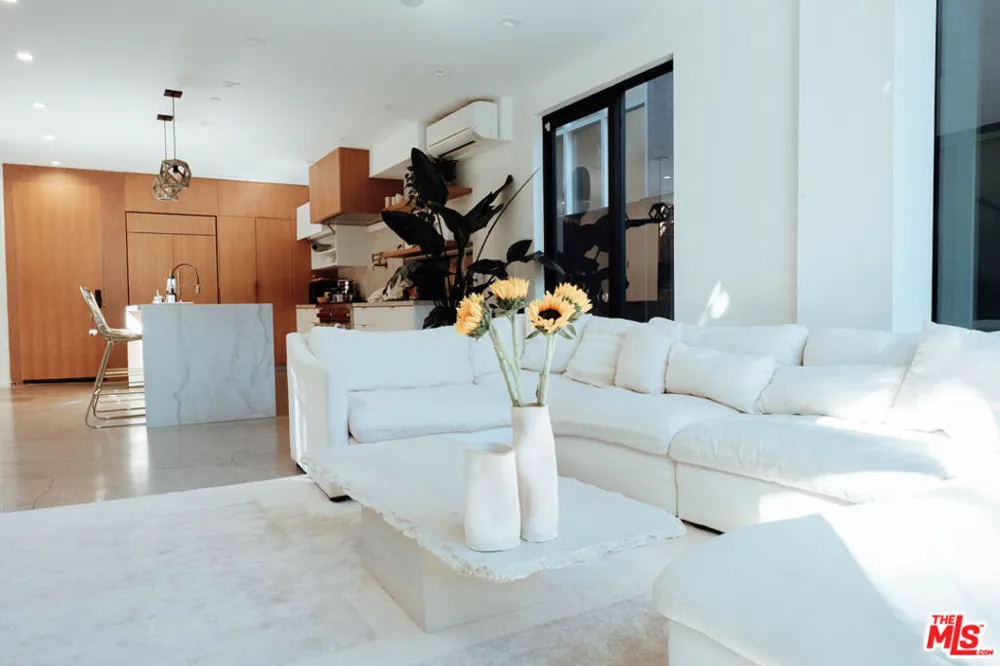 115 Park Place Venice, CA 90291