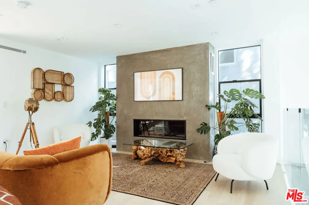 115 Park Place Venice, CA 90291