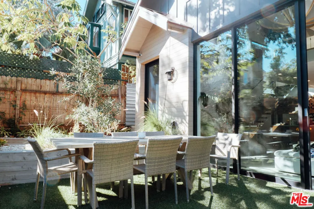 115 Park Place Venice, CA 90291